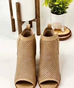 Qupid Georgia Booties In Taupe