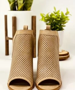 Qupid Georgia Booties In Taupe