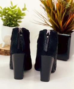 Not Rated Groove Thang Sandal In Black