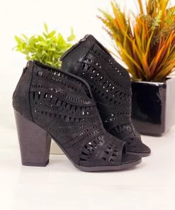 Not Rated Groove Thang Sandal In Black