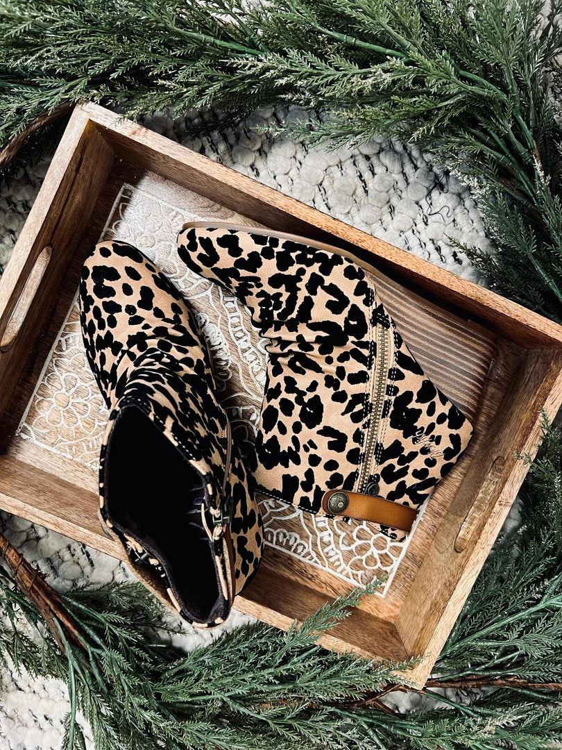 No Ship Drop Ship Berrey Sahara WildCat Grasslands Blow Fish Bootie 6 No Ship Drop Ship Berrey Sahara WildCat Grasslands Blow Fish Bootie