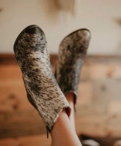 Alcala Richard Hide Booties In Black Apparel