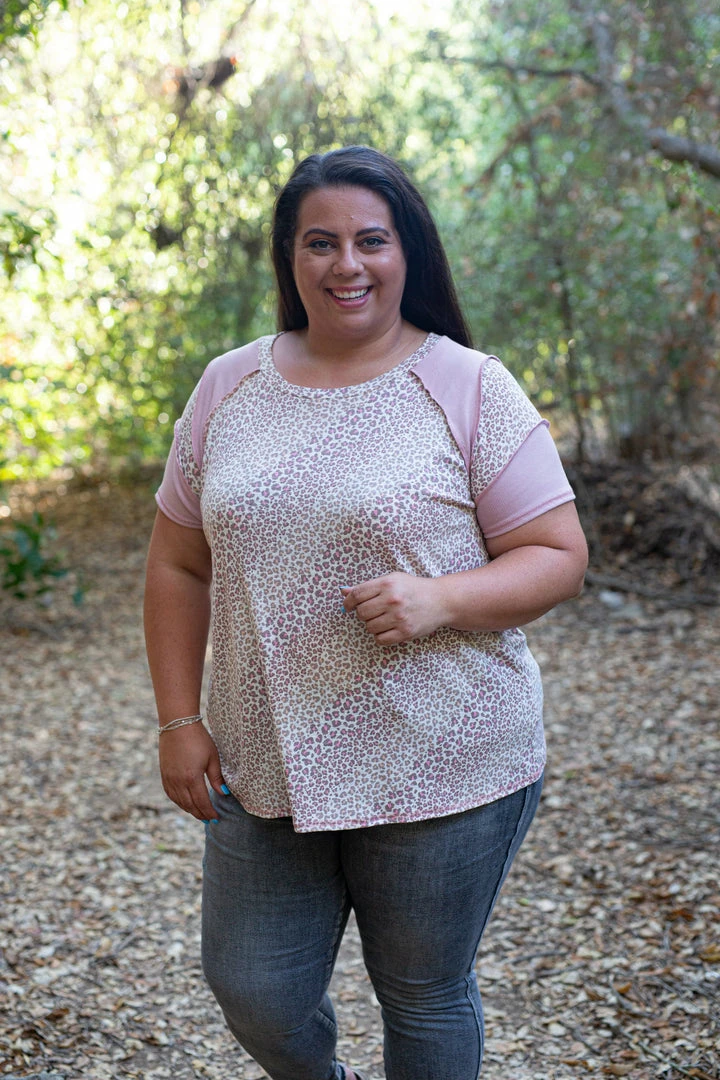 Boutique Simplified Caught In The Wild Short Sleeve Top 5 Boutique Simplified Caught In The Wild Short Sleeve Top