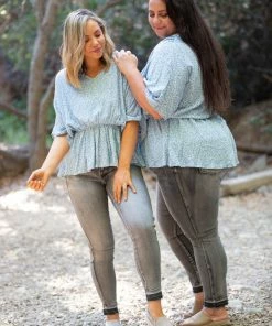 Boutique Simplified Ocean Floral Woven Top