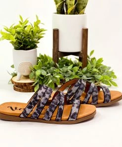 Very G Kalinda Sandal In Black Apparel