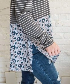 LLove Fontaine Floral Color Block Top (GHG-S)