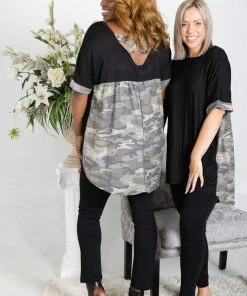 Boutique Simplified Never Look Back Short Sleeve Apparel