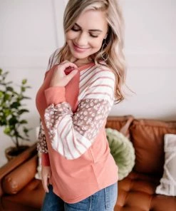 No Ship Drop Ship GHG- Shop Singles Life In Pieces Floral Color Block Raglan Top (GHG-S)