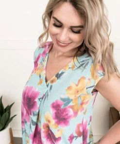 No Ship Drop Ship My Kaleidoscope Top In Mint Floral