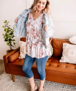 No Ship Drop Ship The Tracks Of My Tiers Sleeveless Top In White Floral (GHG-S) GHG- Shop Singles