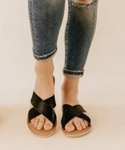Matisse Pebble Sandal In Black Cowhide