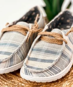 Apparel Gypsy Jazz Raya Sneakers In Blue