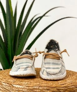 Apparel Gypsy Jazz Raya Sneakers In Blue