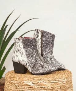 Alcala Richard Hide Booties In Black Apparel