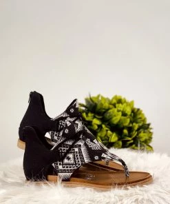 Very G Rock With Me Sandals In Black Apparel