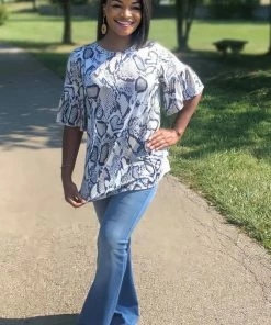 Boutique Simplified 1X Serpentine Goddess Bell Sleeve Top 11 Boutique Simplified 1X Serpentine Goddess Bell Sleeve Top