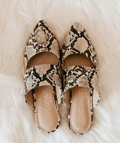 Matisse Shay Mule In White Snake Shoes