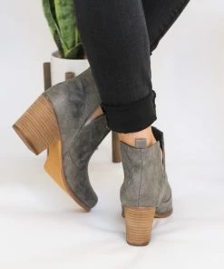 Not Rated Shea Bootie In Grey