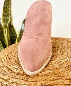 Dolce Vita Shiloh Mule In Blush Suede Apparel
