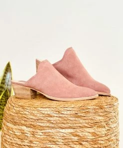 Dolce Vita Shiloh Mule In Blush Suede Apparel