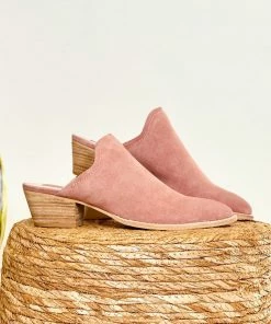 Dolce Vita Shiloh Mule In Blush Suede Apparel