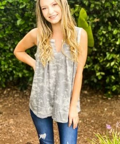 Boutique Simplified Smokey Skies Sleeveless Top