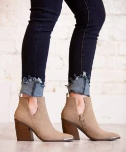 Soda Carlotta Taupe Notched Bootie Shoes 7 Soda Carlotta Taupe Notched Bootie Shoes