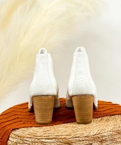 Apparel Not Rated Tarim In White