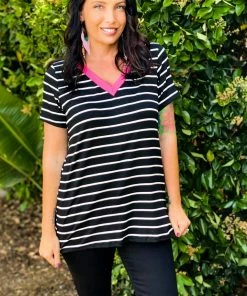 Boutique Simplified Touch Of Pink Short Sleeve Top