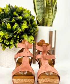 Very G Willa Wedge In Coral