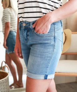 YMI Jeans USA Royalty Rolled Cuff Shorts In Light Wash