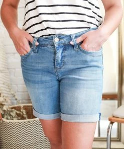 YMI Jeans USA Royalty Rolled Cuff Shorts In Light Wash