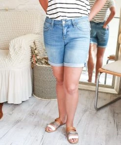 YMI Jeans USA Royalty Rolled Cuff Shorts In Light Wash