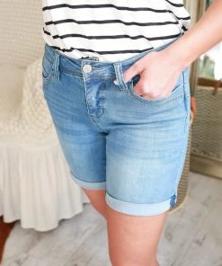 YMI Jeans USA Royalty Rolled Cuff Shorts In Light Wash