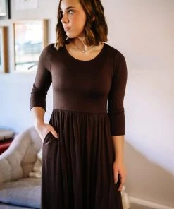 Zenana Apparel Kennedy Pleat Midi Dress In Chocolate 10 Zenana Apparel Kennedy Pleat Midi Dress In Chocolate