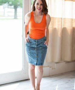 Zenana Apparel Berkley Scoop Neck Seamless Tank Top 21 Zenana Apparel Berkley Scoop Neck Seamless Tank Top