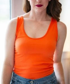 Zenana Apparel Berkley Scoop Neck Seamless Tank Top