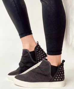 Very G Zoey Sneaker In Black