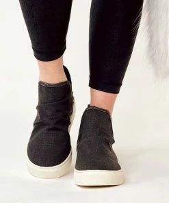 Very G Zoey Sneaker In Black